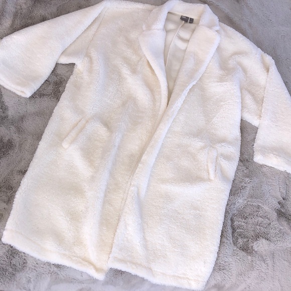 ASOS DESIGN oversized fuzzy coat - Picture 1 of 4